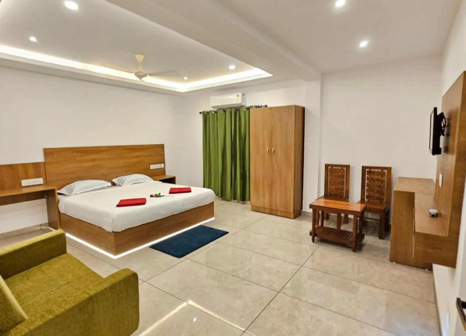 Rolax Tourist Home Thekkady